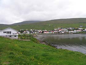 The beach of Miðvágur where 150 pilot whales met their death on June 6 in the first grindadráp of 2015. By Eileen Sanda (Wikimedia Commons)