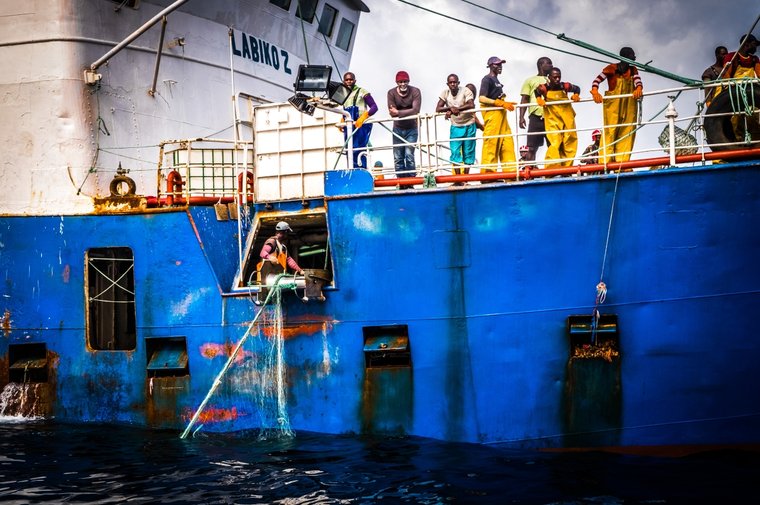 F/V Labiko 2 actively fishing with illegal gear in Liberian waters. Photo Melissa Romao/Sea Shepherd.