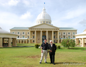 Captain Watson and CEO Roest in front of Palau government building. Photo: Steve Roest